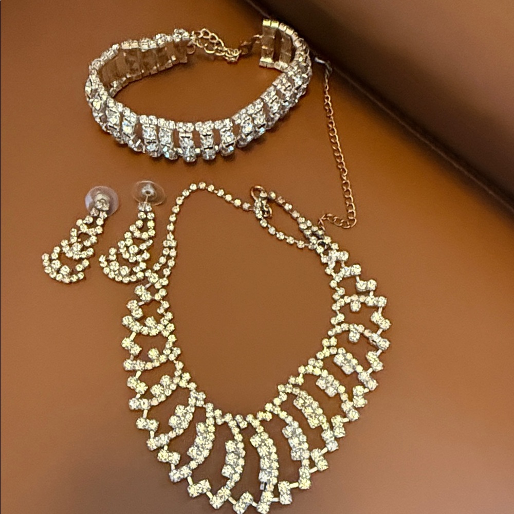 Elegant Silver costume Jewelry Set